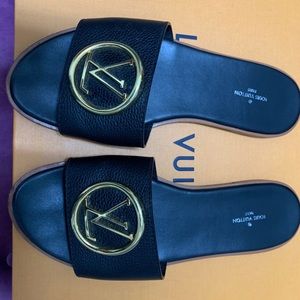 Louis Vuitton Lock It Flat mule